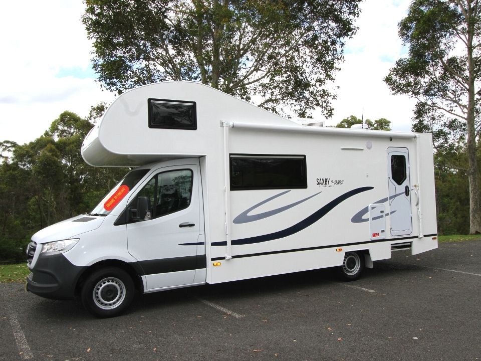 2020 Suncamper Saxby F-series 5 Berth-automatic Mercedes Demo 